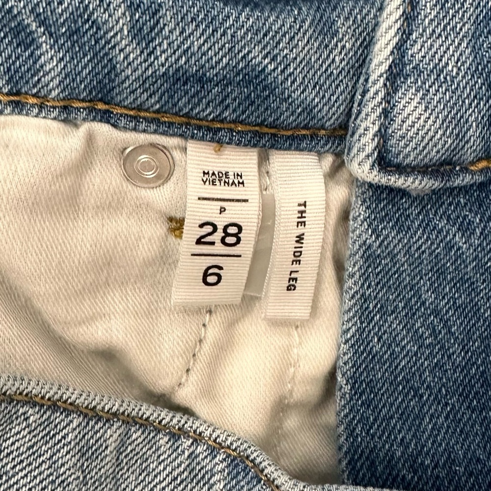 Ann Taylor unaltered The Wide Leg jean size 28/6 light blue - Picture 5 of 8